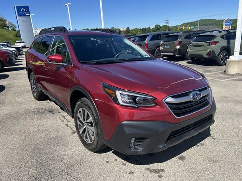 Used 2022 Subaru Outback Premium AWD/4WD image 1