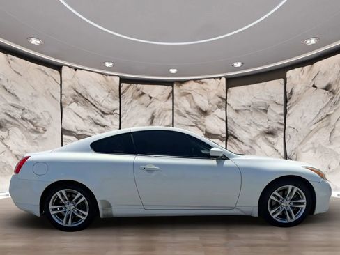 Used 2010 INFINITI G37 Journey w/ Premium Pkg RWD image 4