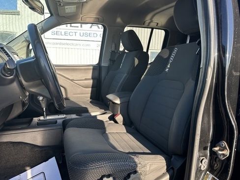 Used 2018 Nissan Frontier PRO-4X image 12