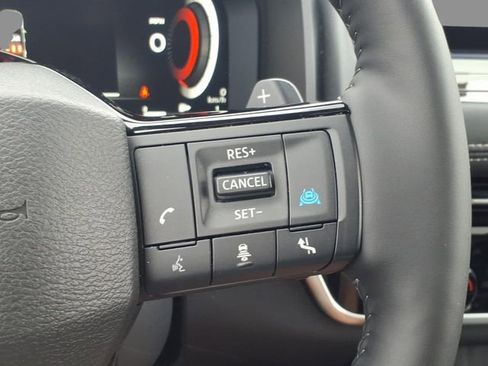 Used 2025 Nissan Rogue Platinum w/ Tech Package AWD/4WD image 24