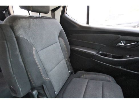 Used 2019 Chevrolet Traverse LT FWD image 12