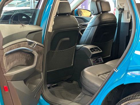 Used 2019 Audi e-tron Prestige w/ Prestige Package image 27