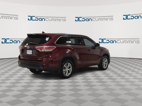 Used 2015 Toyota Highlander XLE AWD/4WD image 9