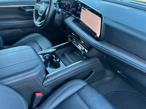 Used 2025 Chevrolet Tahoe Z71 image 19