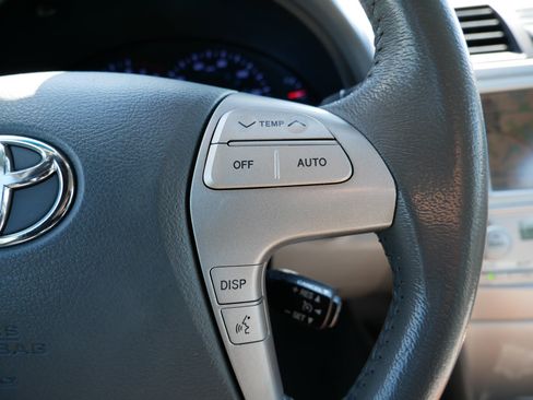 Used 2011 Toyota Camry XLE w/ SE/XLE Extra-Value Pkg image 29