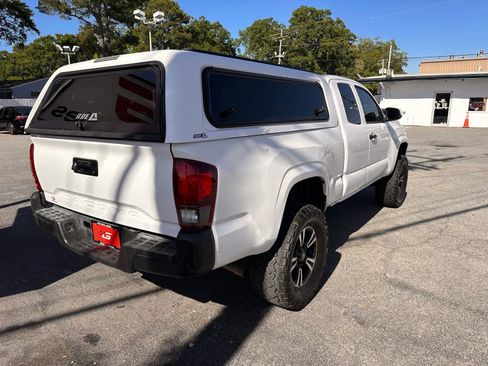 Used 2020 Toyota Tacoma SR RWD image 3