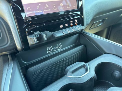 New 2026 RAM 2500 Big Horn AWD/4WD image 25