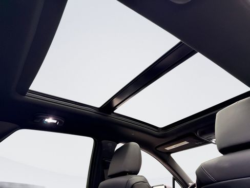 Used 2025 Cadillac XT5 Premium Luxury image 19