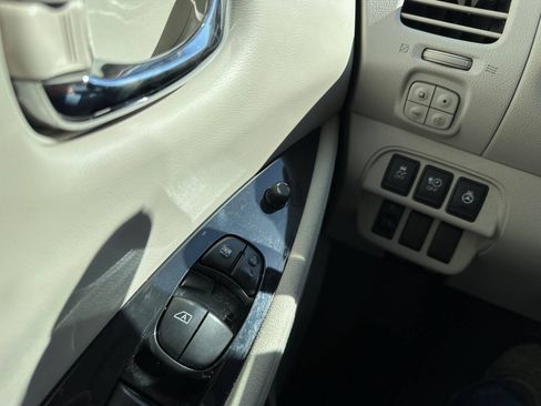 Used 2012 Nissan Leaf SL FWD image 16