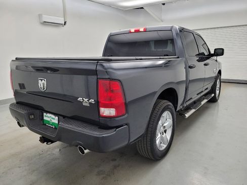 Used 2019 RAM 1500 Express w/ Express Value Package AWD/4WD image 9