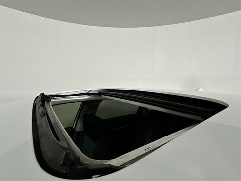 Certified 2021 Honda Accord EX image 9