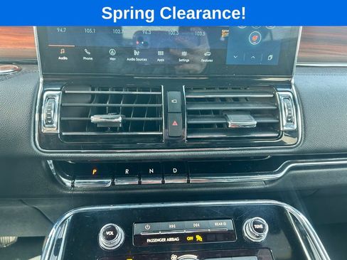 Used 2024 Lincoln Navigator Premiere image 34