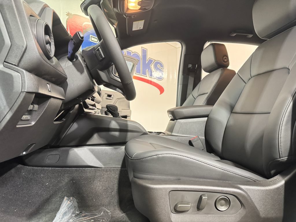 New 2026 Chevrolet Colorado Trail Boss AWD/4WD image 8