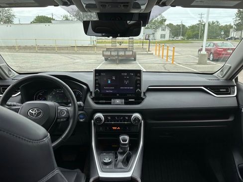 Used 2022 Toyota RAV4 Limited AWD/4WD image 30