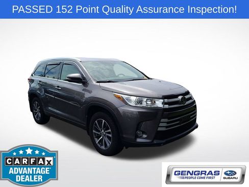 Used 2017 Toyota Highlander XLE AWD/4WD image 1