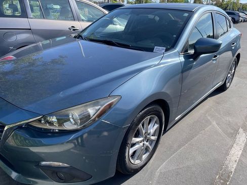 Used 2016 MAZDA MAZDA3 i Touring w/ Popular Equipment Package FWD image 5