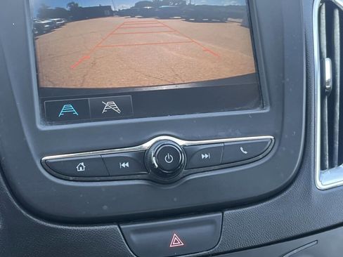 Used 2017 Chevrolet Malibu LT image 27