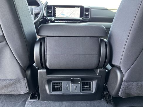 New 2025 GMC Sierra 1500 SLE w/ Preferred Package image 30