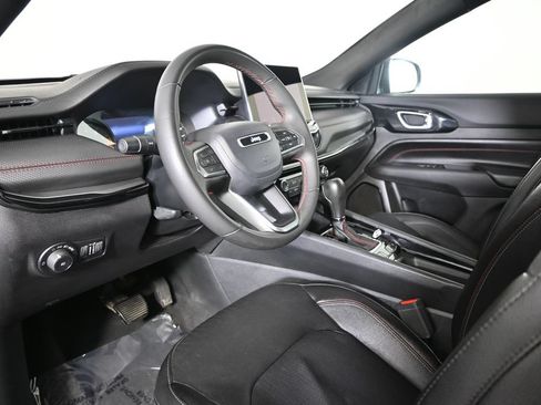 Used 2024 Jeep Compass Trailhawk AWD/4WD image 23