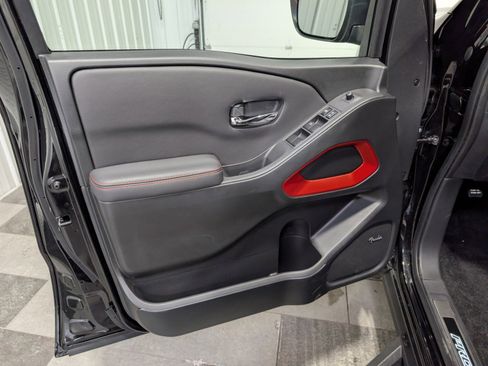 Used 2023 Nissan Frontier PRO-4X w/ Pro-4X Premium Package image 14