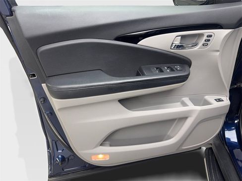 Used 2019 Honda Pilot Elite image 32