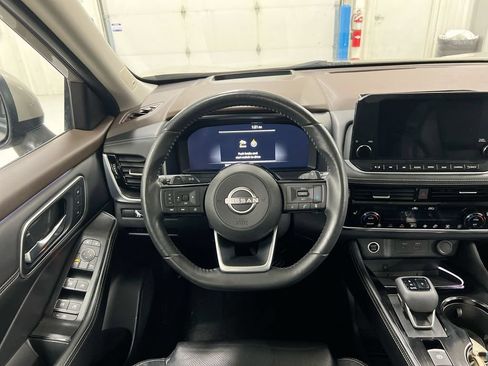 Used 2023 Nissan Rogue Platinum w/ Platinum Premium Package AWD/4WD image 11