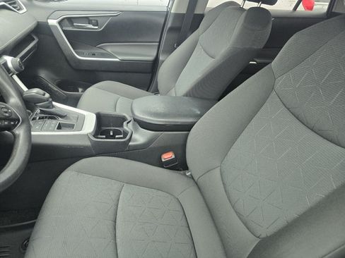 Used 2022 Toyota RAV4 XLE AWD/4WD image 22