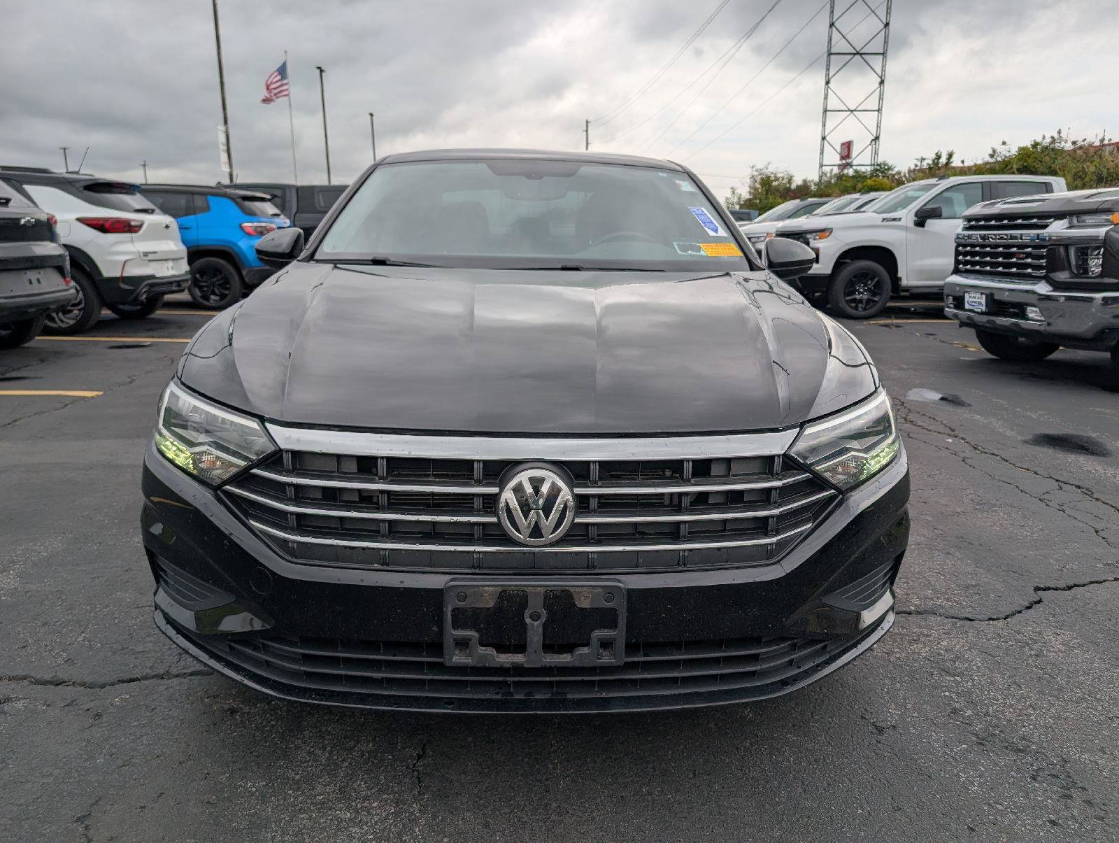 Used 2021 Volkswagen Jetta SE w/ SE Cold Weather Package FWD image 2
