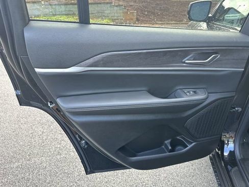 New 2025 Jeep Grand Cherokee L Limited w/ Black Appearance Package image 20