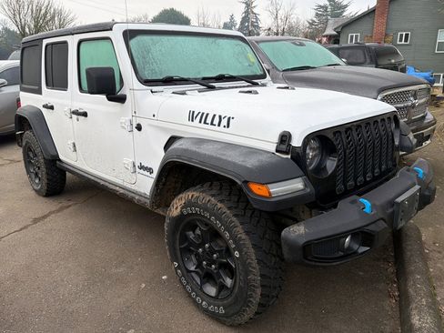 Used 2023 Jeep Wrangler Unlimited image 2