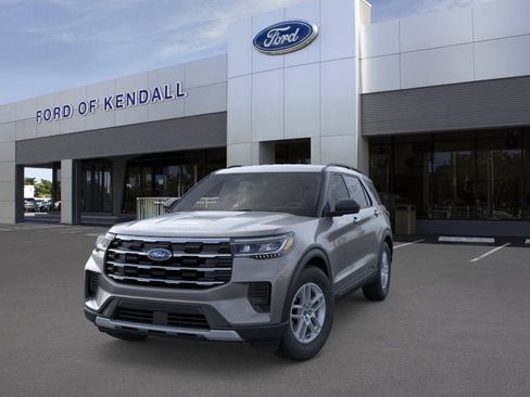 New 2026 Ford Explorer Active RWD image 2