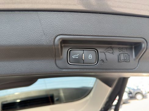 Used 2025 Ford Explorer Active w/ Active Comfort Package RWD image 21