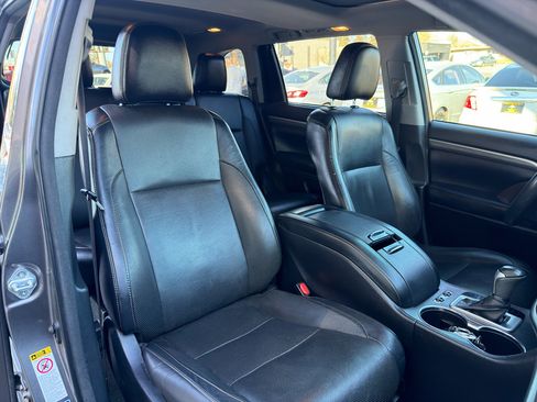 Used 2018 Toyota Highlander Limited image 22