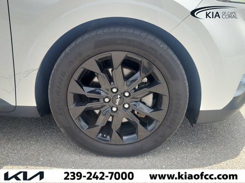 Used 2022 Kia Carnival SX Prestige FWD image 7
