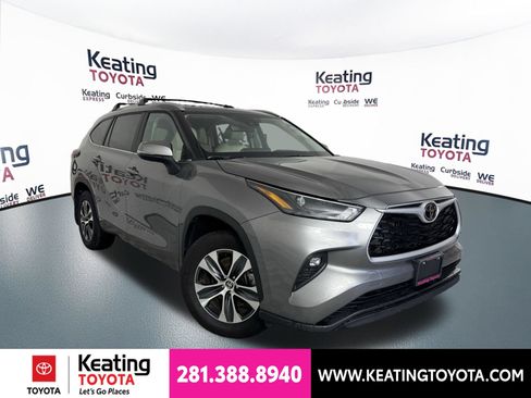 Used 2025 Toyota Highlander XLE AWD/4WD image 2