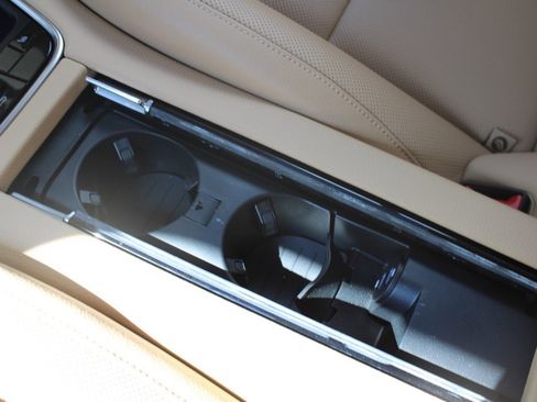 Used 2023 Porsche Panamera 4 image 33