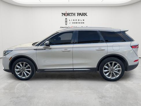 Used 2022 Lincoln Corsair FWD w/ Premium Package image 2