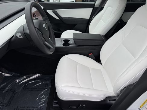Used 2021 Tesla Model Y Long Range AWD/4WD image 30