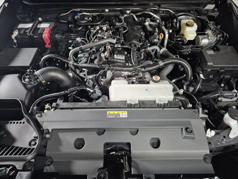 New 2026 Toyota Tacoma SR5 AWD/4WD image 8