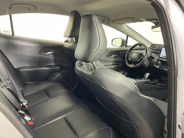 Used 2025 Toyota Prius XLE FWD image 17