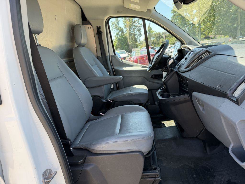 Used 2019 Ford Transit 250 130 Low Roof RWD image 5
