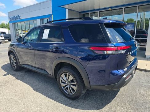 Used 2025 Nissan Pathfinder SV AWD/4WD image 3
