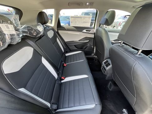 New 2026 Volkswagen Taos SEL AWD/4WD image 13