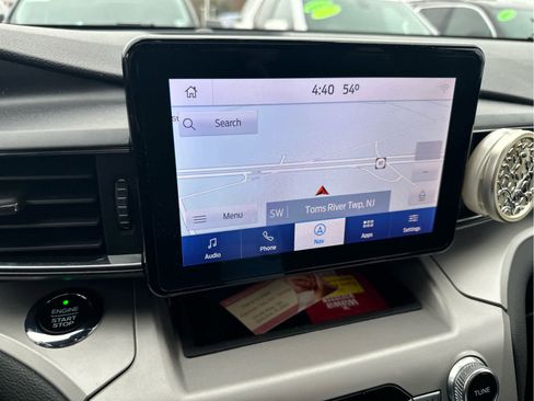 Used 2021 Ford Explorer XLT w/ Equipment Group 202A image 8