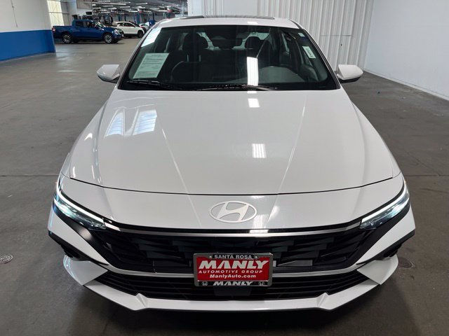 Used 2025 Hyundai Elantra SEL FWD image 8