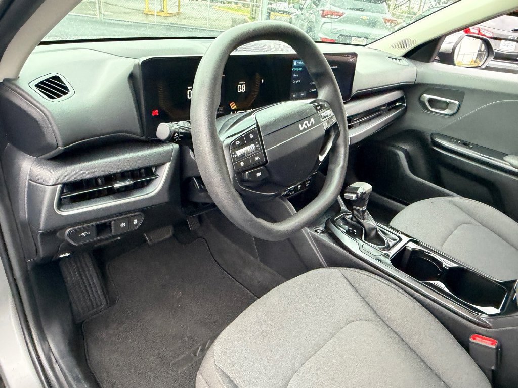 Used 2025 Kia K4 FWD image 10