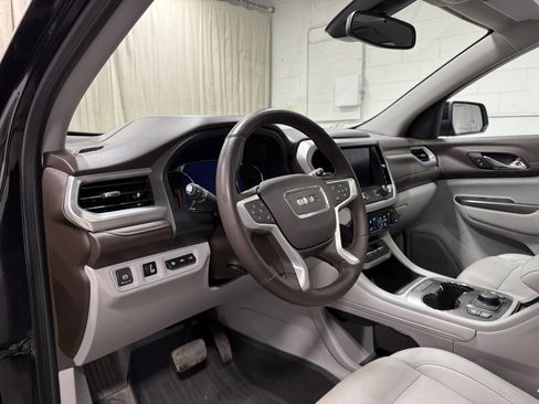 Used 2023 GMC Acadia SLT w/ Technology Package image 11