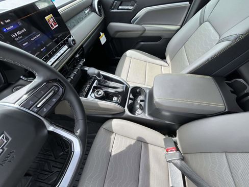 New 2026 Chevrolet Colorado ZR2 w/ Technology Package AWD/4WD image 10