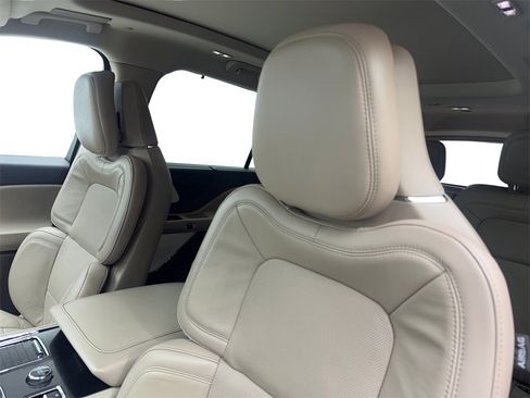 Used 2022 Lincoln Aviator Reserve w/ Equipment Group 201A image 27