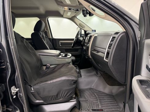 Used 2015 RAM 2500 SLT w/ Luxury Group image 27